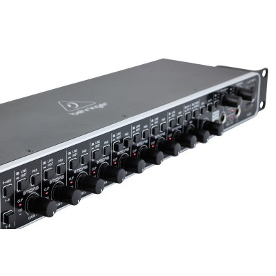 Внешняя звуковая карта behringer u phoria umc1820