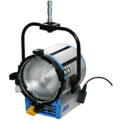 ARRI True Blue ST2/3 2000W MAN