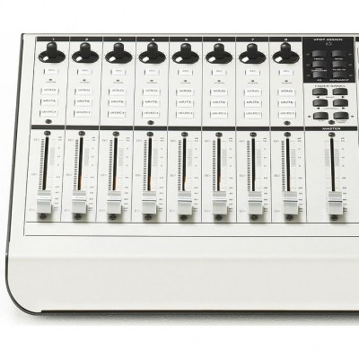 MACKIE Control Universal Pro Bundle