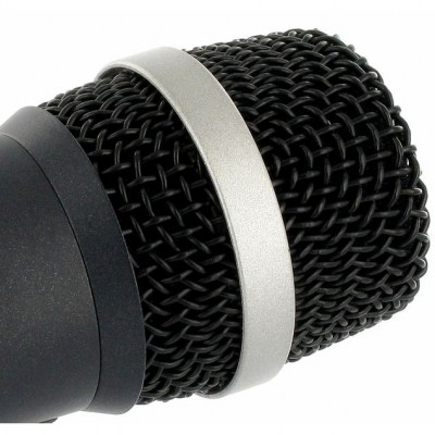 AKG D40