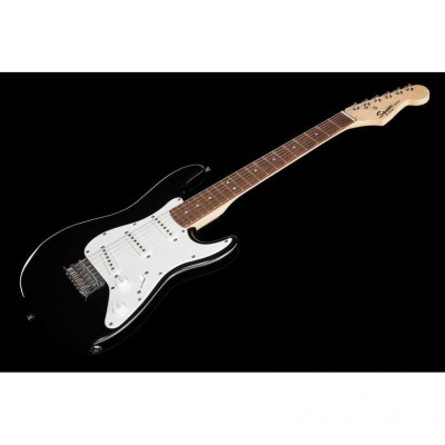 Squier Mini Strat V2 BK IL Bundle