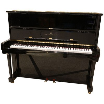 Steinway & Sons V-125 used