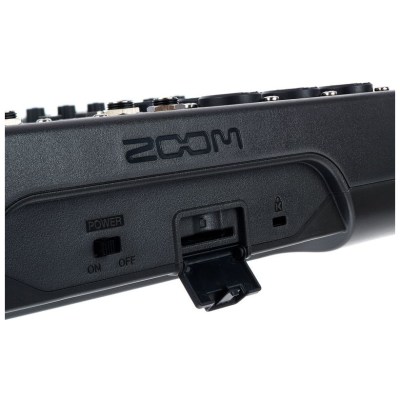 Zoom LiveTrak L-8 Case Bundle