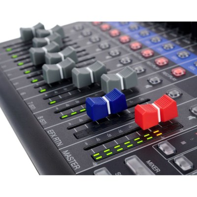 Zoom LiveTrak L-8 Case Bundle