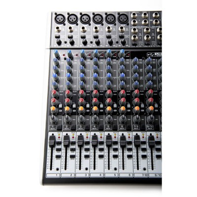 Behringer Xenyx X1832 USB