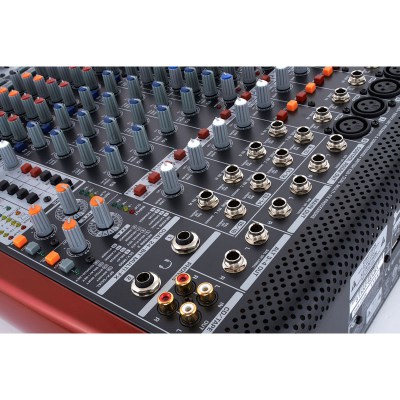 Behringer Xenyx UFX1604