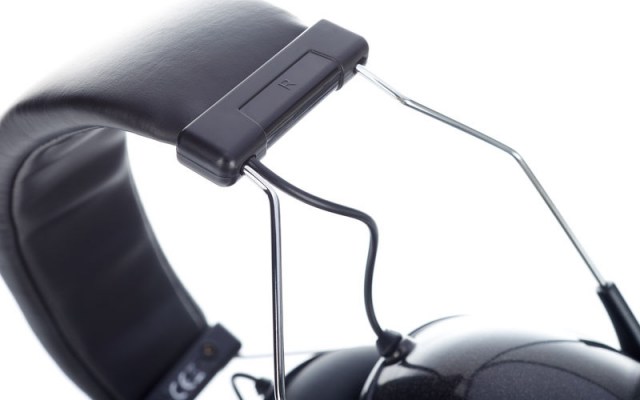 the t.bone HD 990D