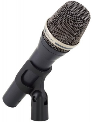 AKG D-7S